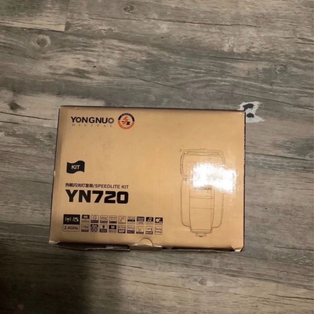 Yongnuo YN720 Speedlite Kit